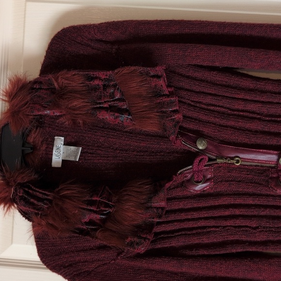 LASEINE Vinigate Burgundy Cardigan with Faux Fur Accents - Picture 6 of 7